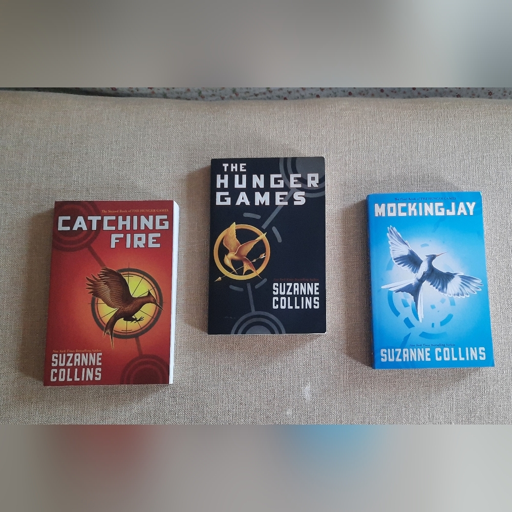Set Hunger Games books